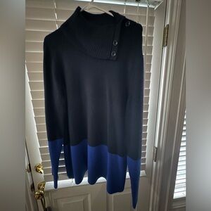 GAP Women's Black and Blue Turtleneck with side buttons sweater. XL